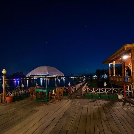 Kolu Group Of Houseboats Hotel Srīnagar Buitenkant foto