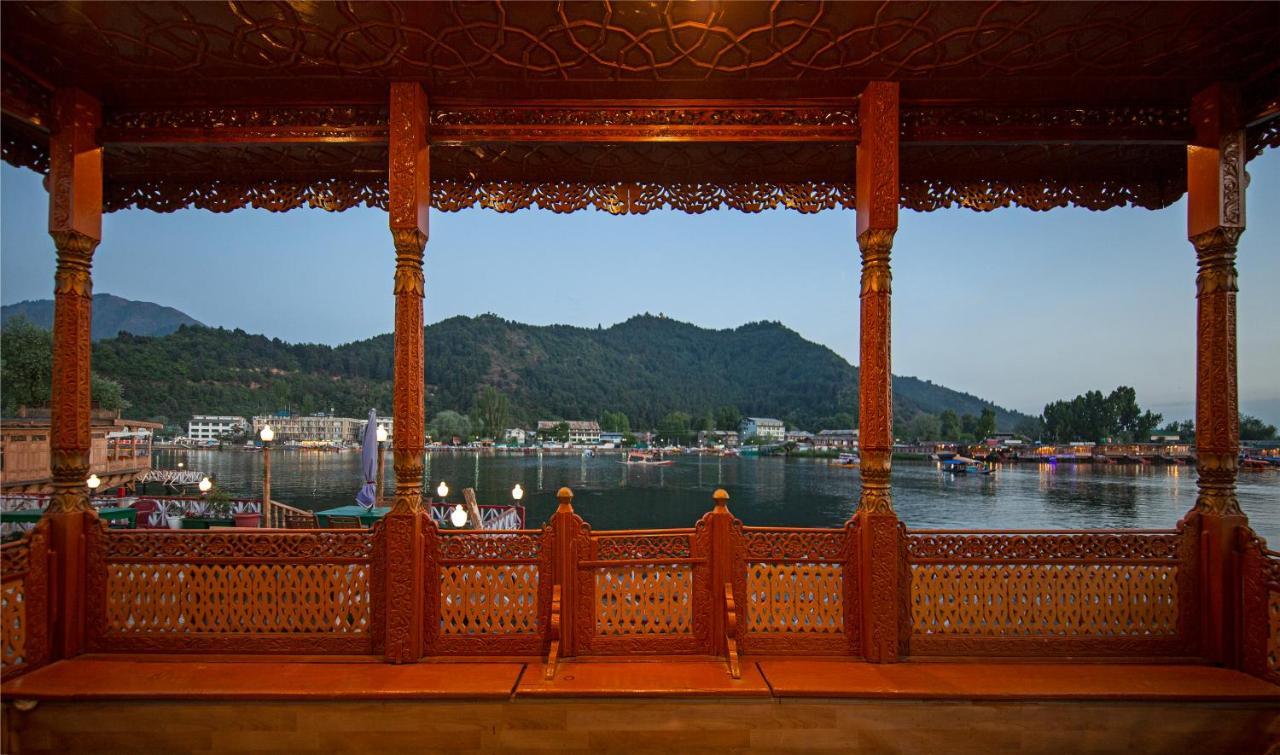 Kolu Group Of Houseboats Hotel Srīnagar Buitenkant foto