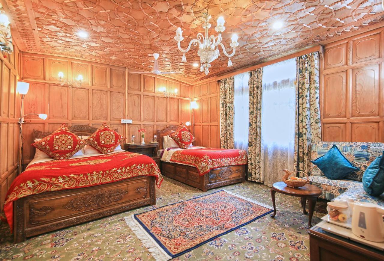 Kolu Group Of Houseboats Hotel Srīnagar Buitenkant foto